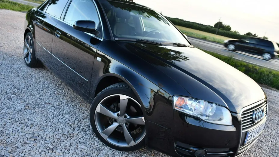 AUDI A4 -