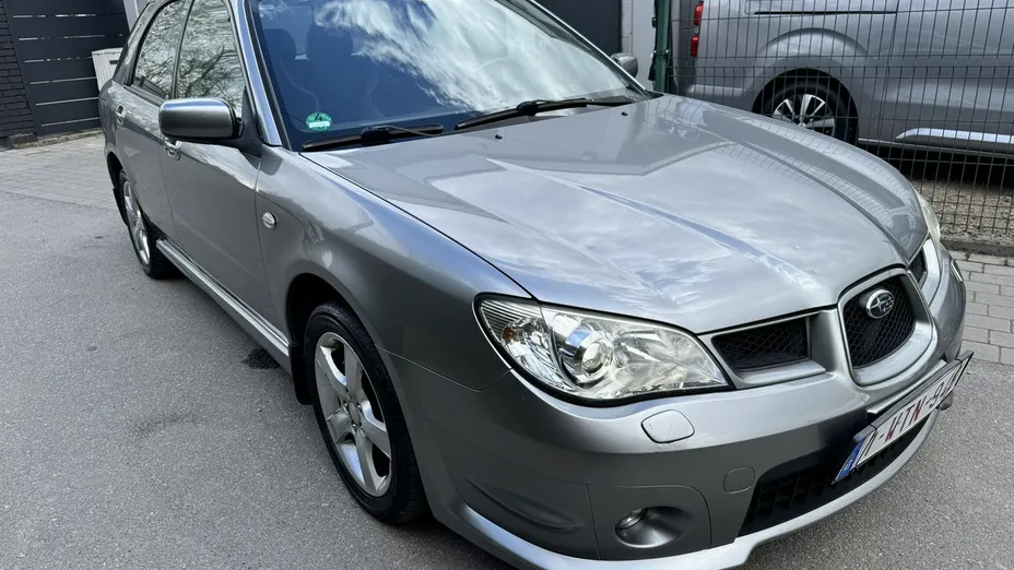 SUBARU Impreza -