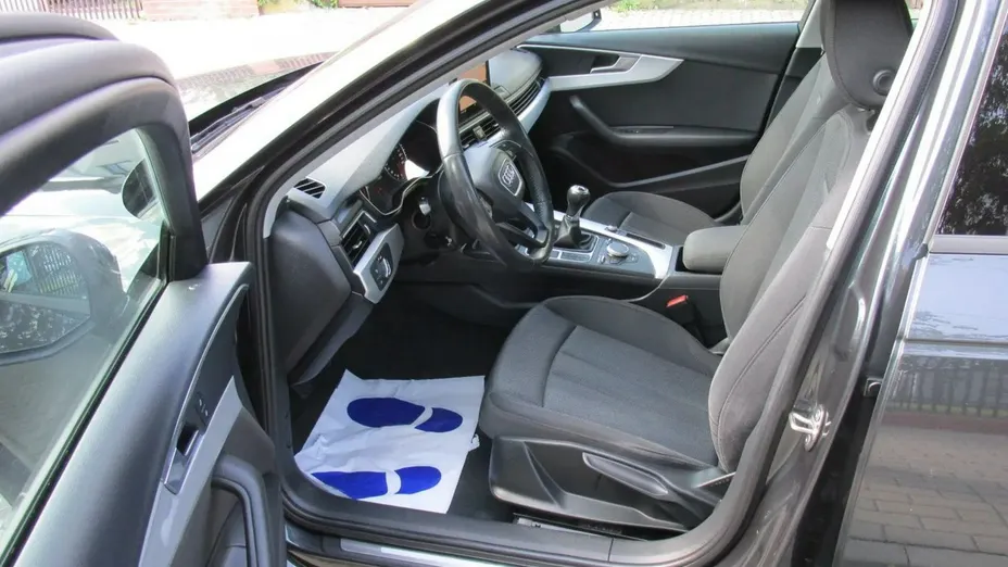 AUDI A4 -
