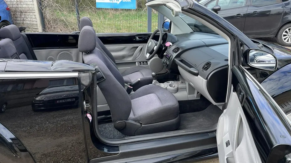 VOLKSWAGEN New Beetle -