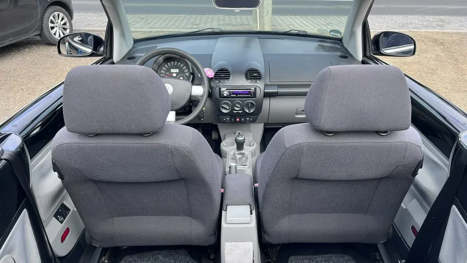 VOLKSWAGEN New Beetle -