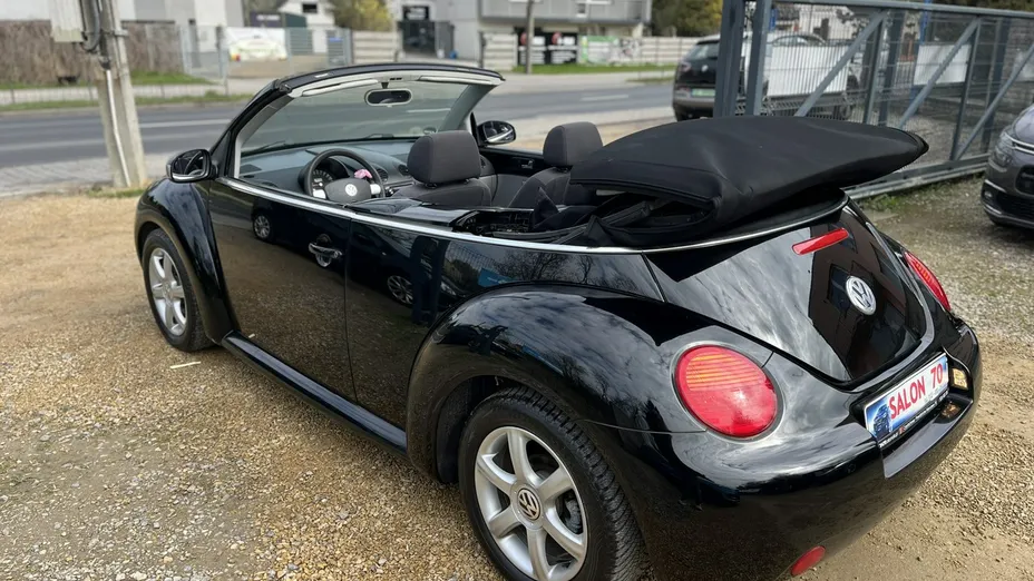 VOLKSWAGEN New Beetle -