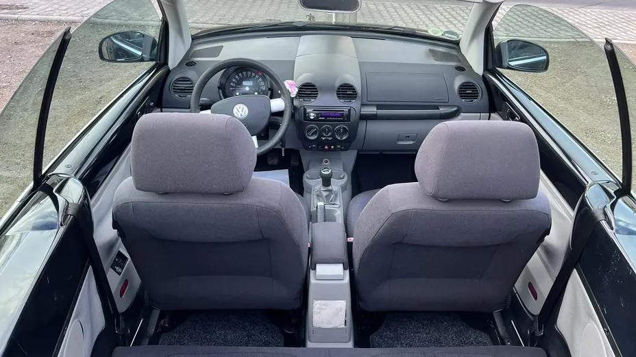 VOLKSWAGEN New Beetle -