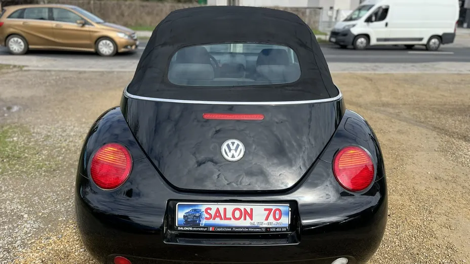 VOLKSWAGEN New Beetle -