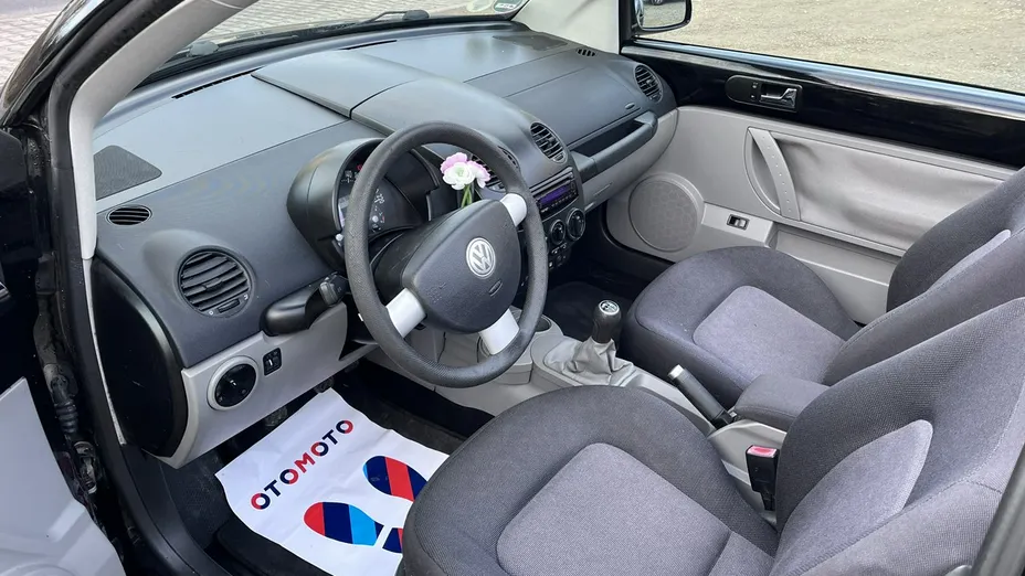 VOLKSWAGEN New Beetle -