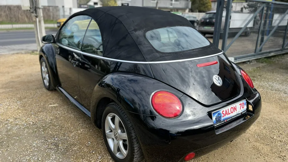 VOLKSWAGEN New Beetle -