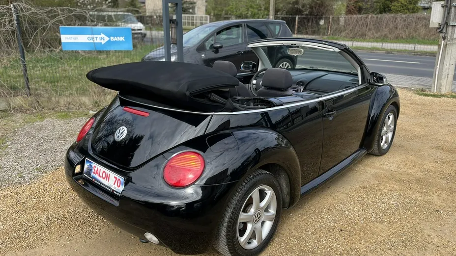 VOLKSWAGEN New Beetle -