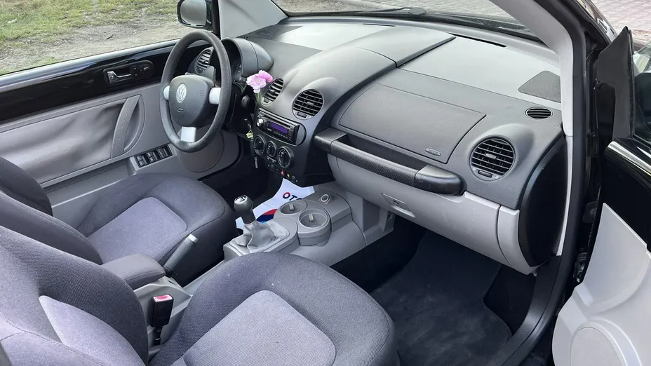 VOLKSWAGEN New Beetle -