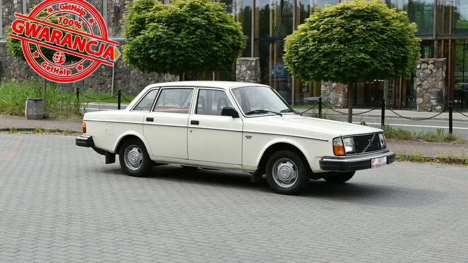 VOLVO 240 -
