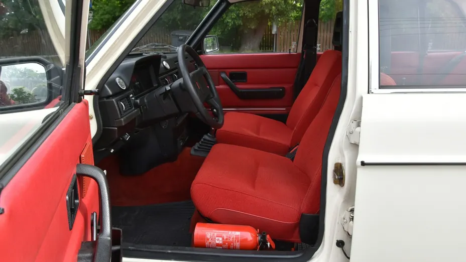 VOLVO 240 -