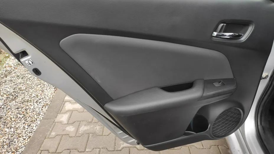 TOYOTA Prius -