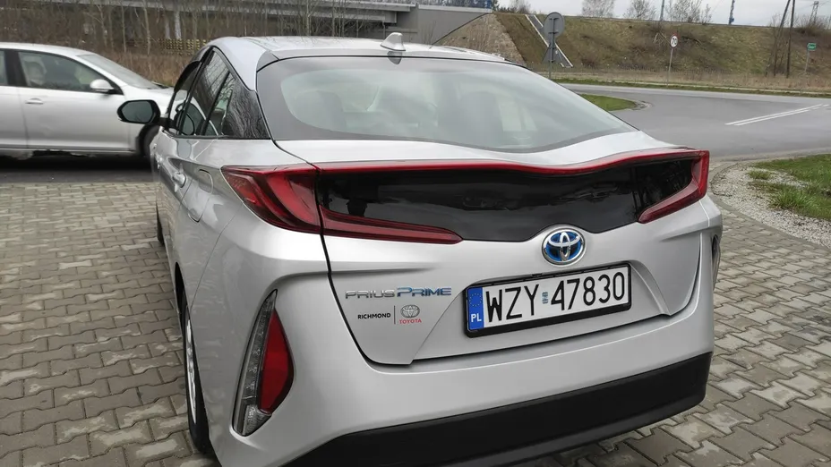 TOYOTA Prius -