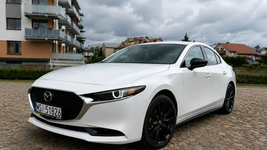 MAZDA 3 -