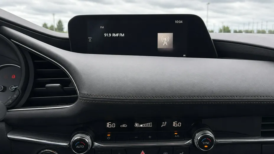 MAZDA 3 -