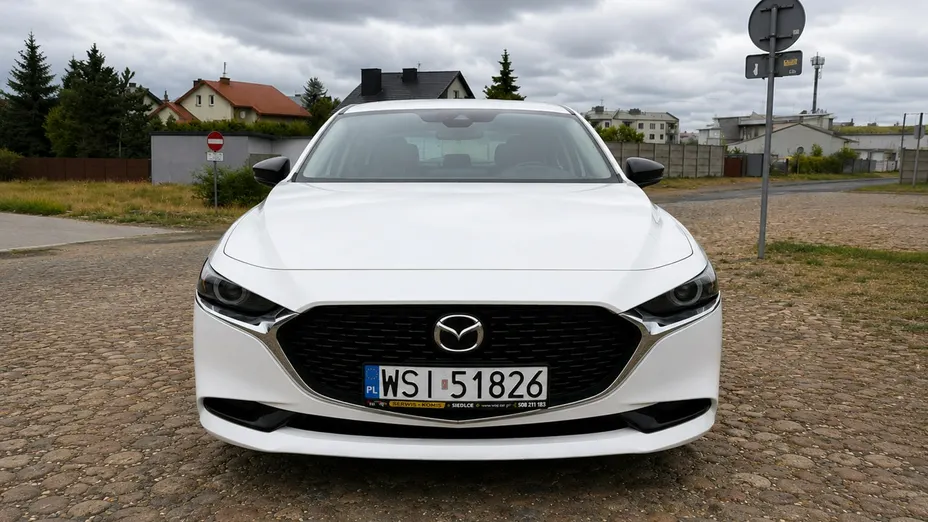 MAZDA 3 -