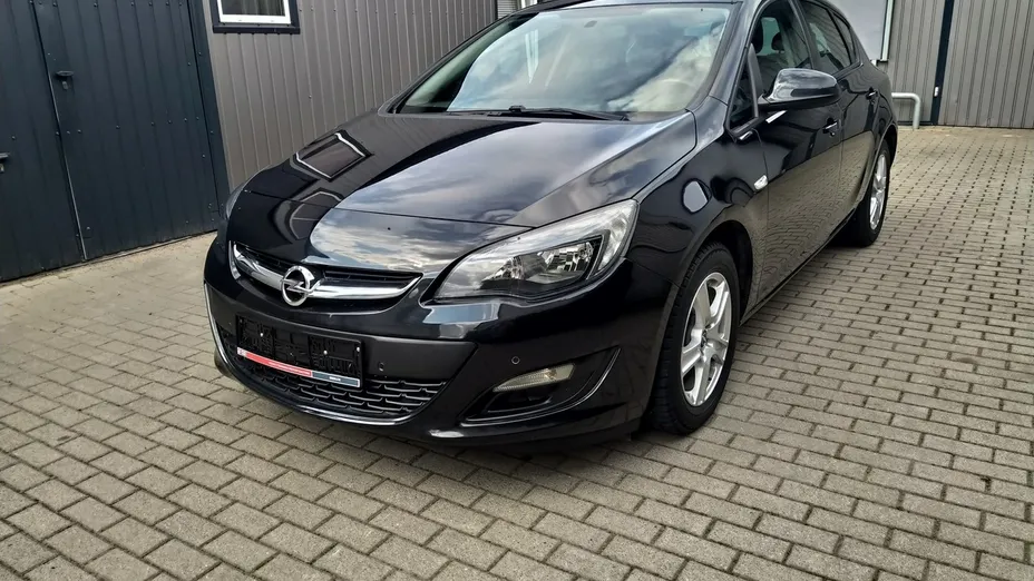 OPEL Astra -