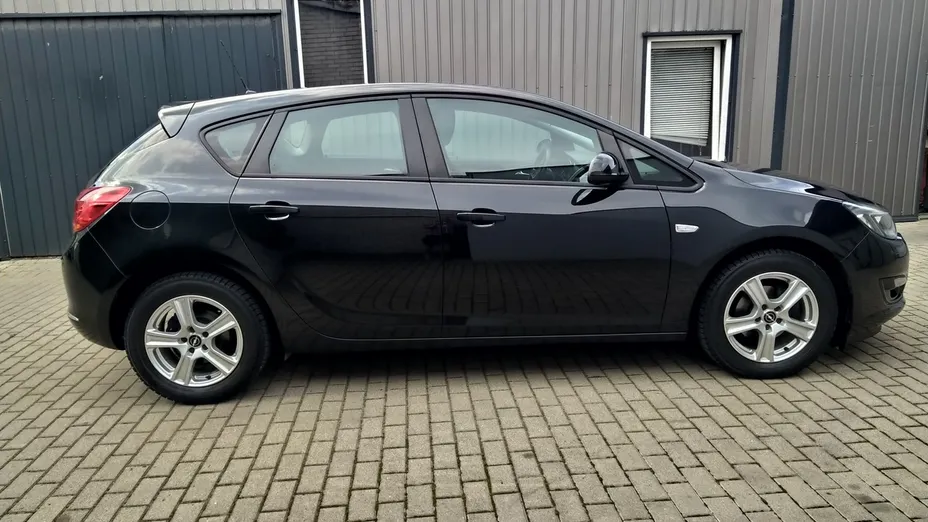 OPEL Astra -