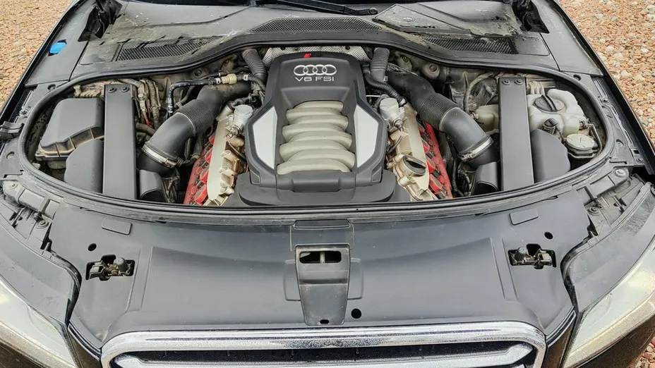 AUDI A8 -