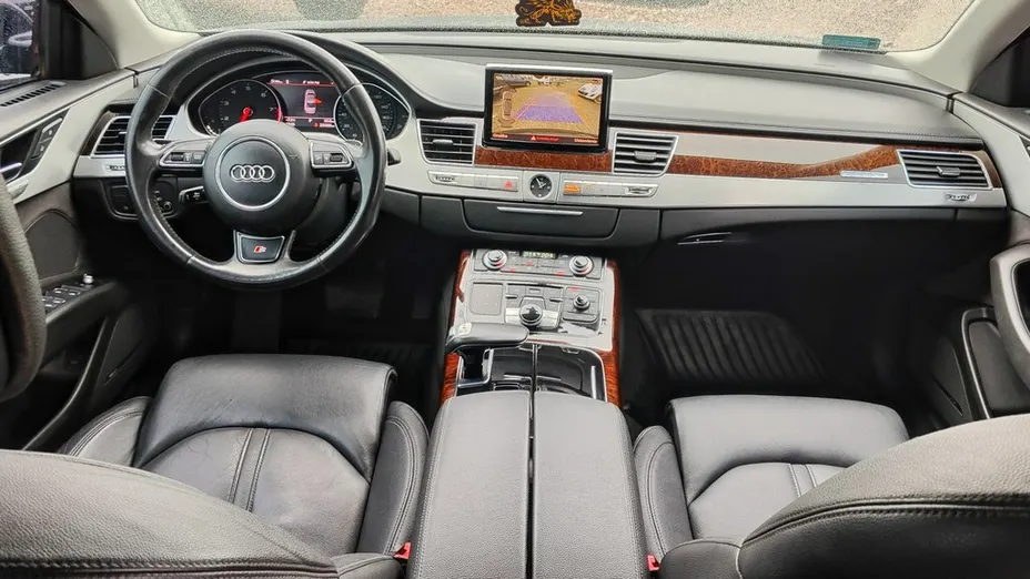 AUDI A8 -