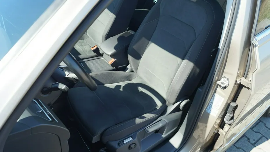 VOLKSWAGEN Tiguan -