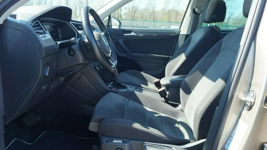VOLKSWAGEN Tiguan -