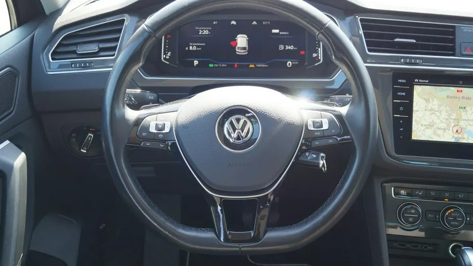 VOLKSWAGEN Tiguan -