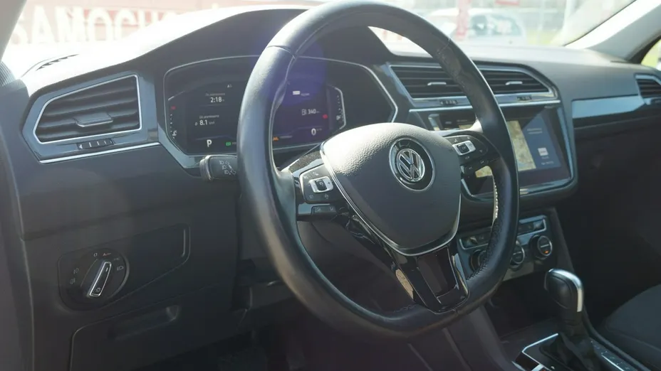 VOLKSWAGEN Tiguan -
