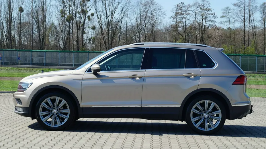 VOLKSWAGEN Tiguan -