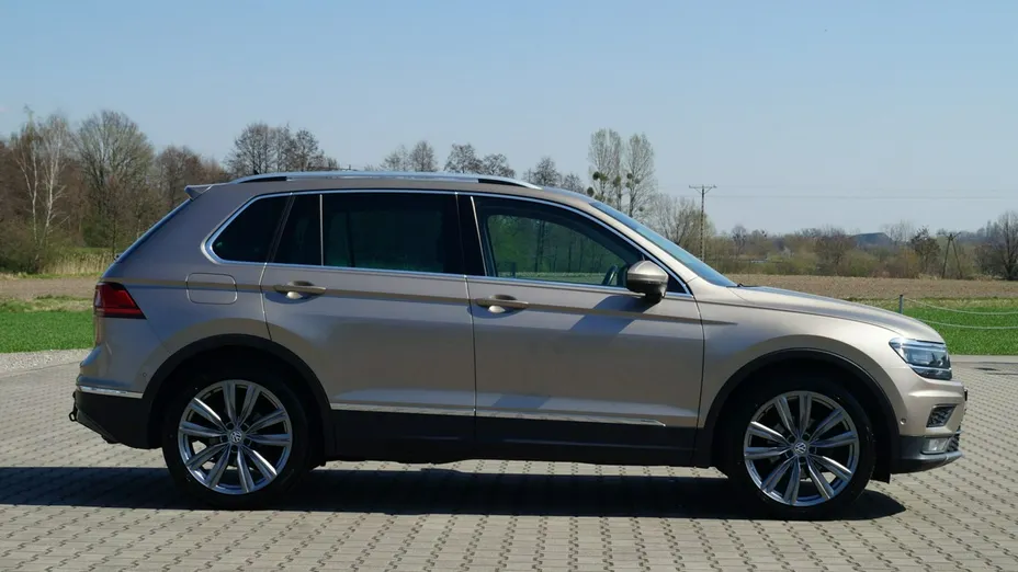 VOLKSWAGEN Tiguan -