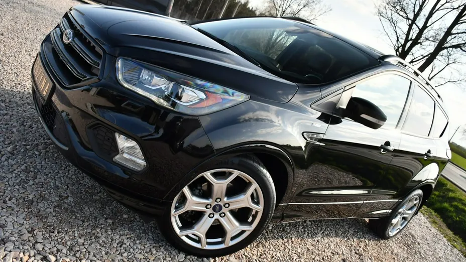FORD Kuga -