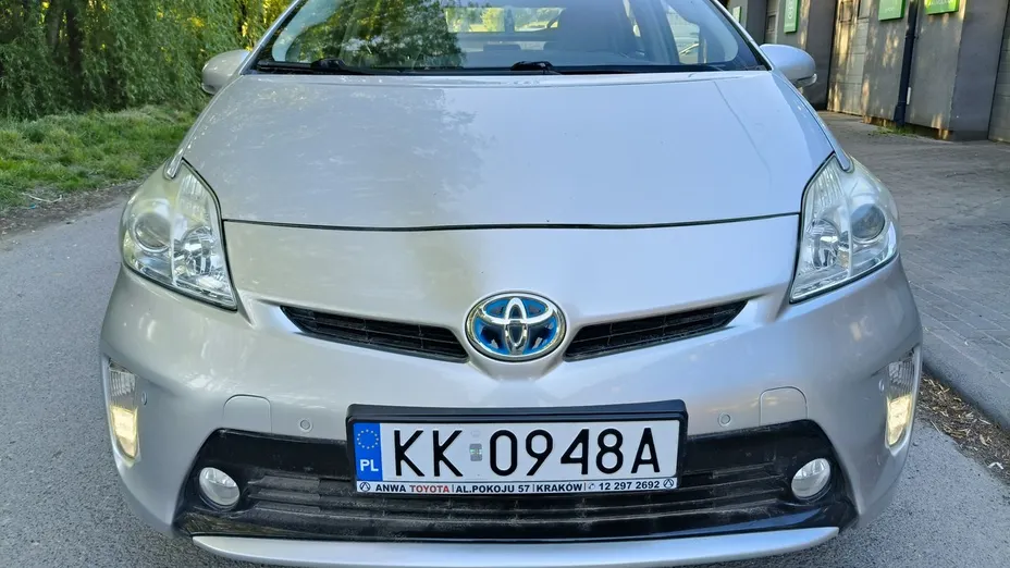 TOYOTA Prius -