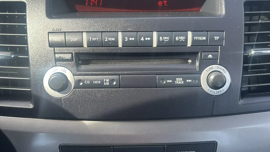 MITSUBISHI Lancer -