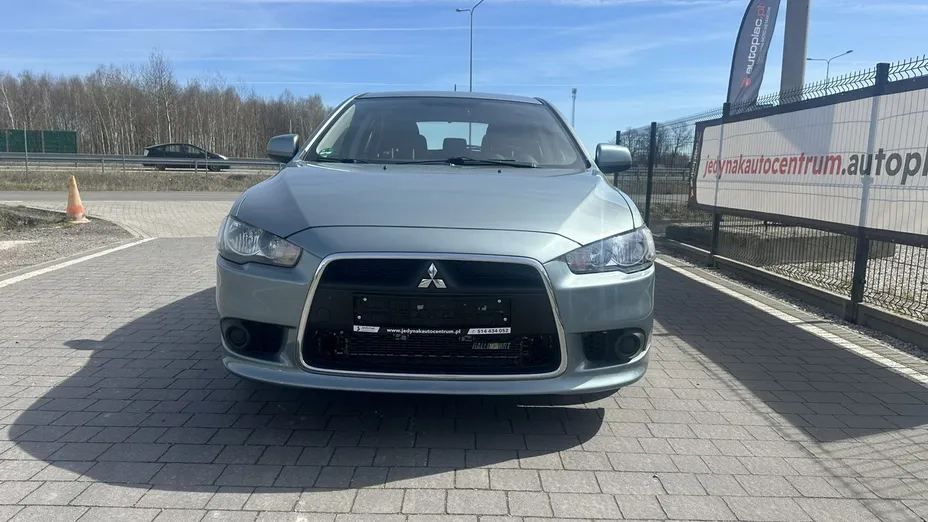 MITSUBISHI Lancer -