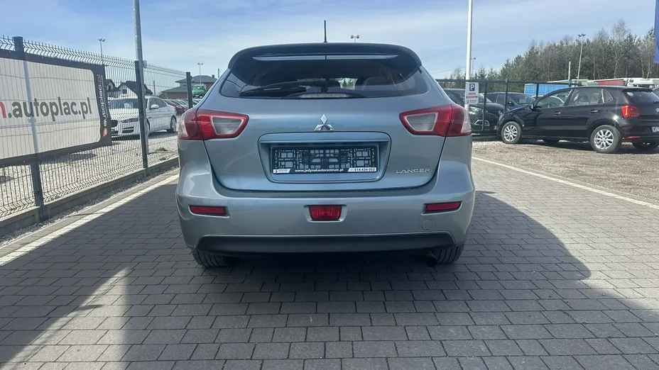 MITSUBISHI Lancer -