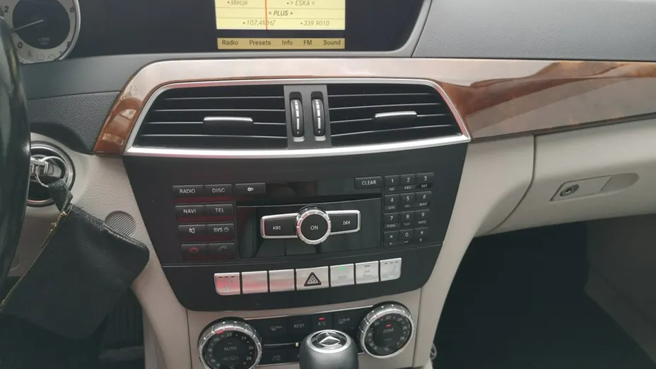MERCEDES-BENZ C Klasa -