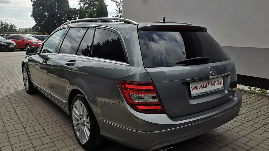 MERCEDES-BENZ C Klasa -