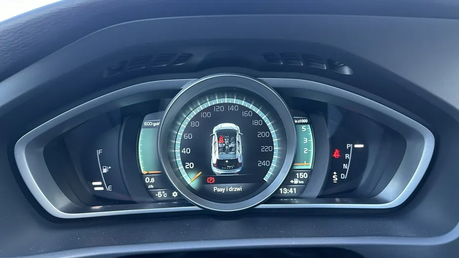 VOLVO V40 -