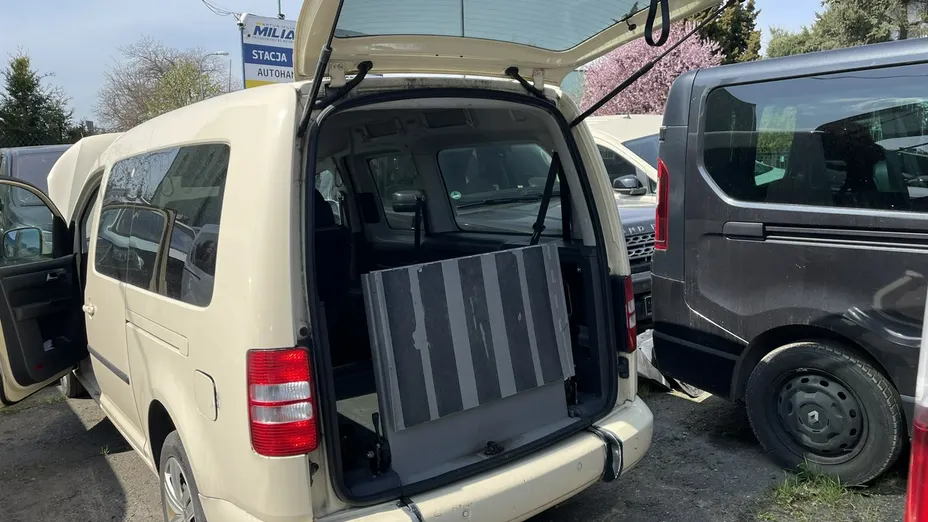 VOLKSWAGEN Caddy -