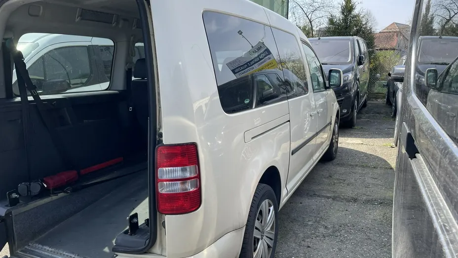 VOLKSWAGEN Caddy -