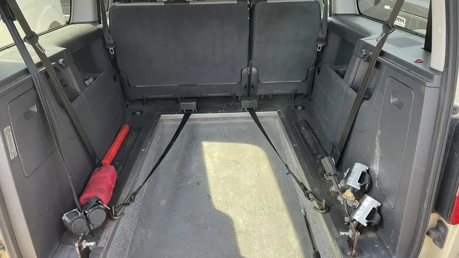 VOLKSWAGEN Caddy -