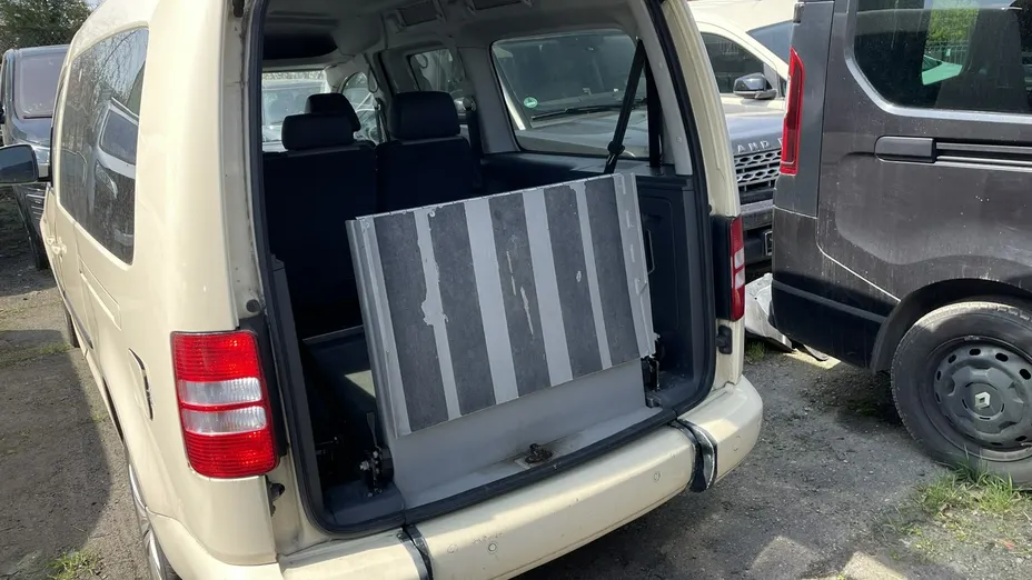 VOLKSWAGEN Caddy -