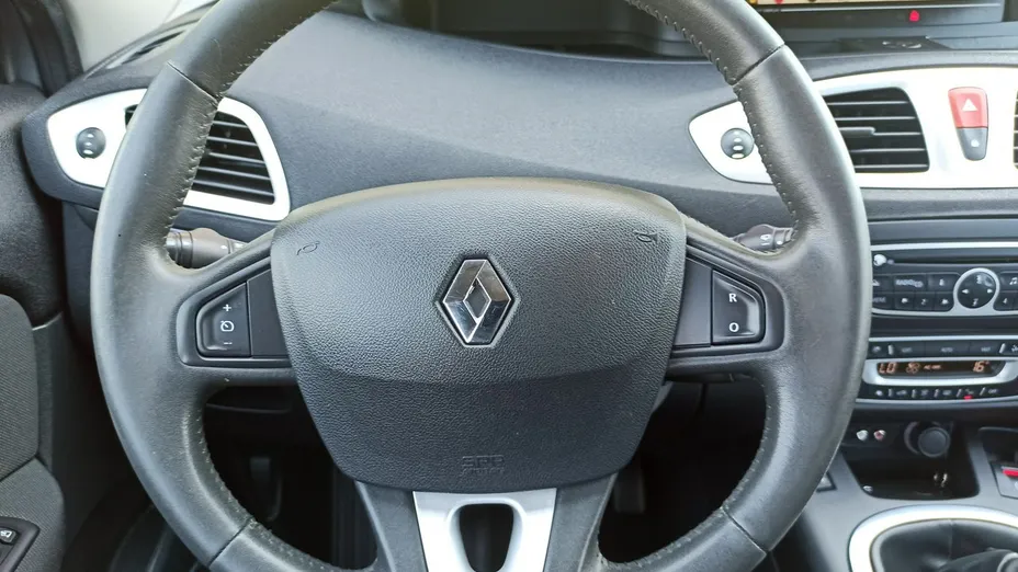 RENAULT Scenic -