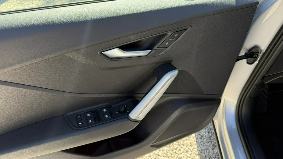 AUDI Q2 -