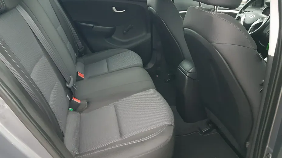 HYUNDAI i30 -