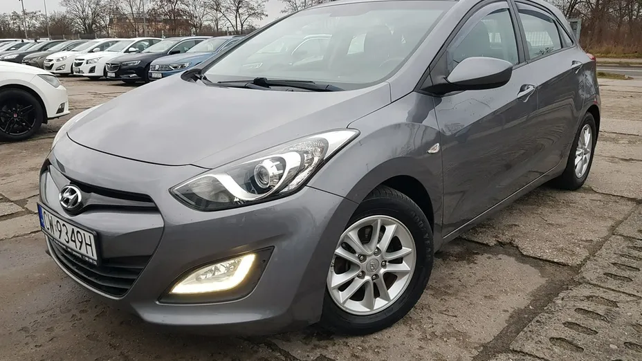 HYUNDAI i30 -