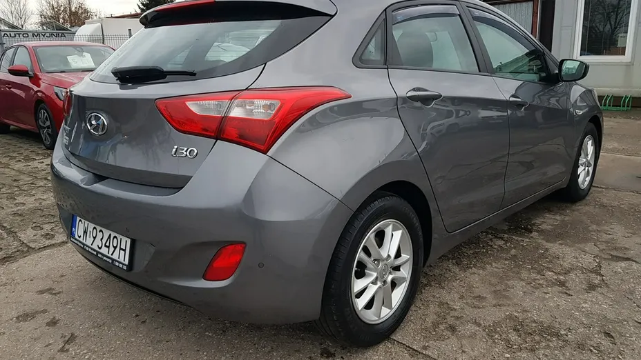 HYUNDAI i30 -