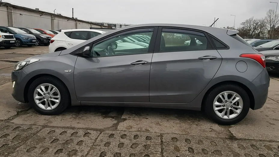 HYUNDAI i30 -