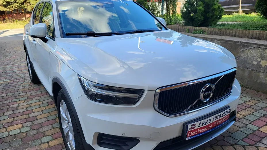 VOLVO XC40 -