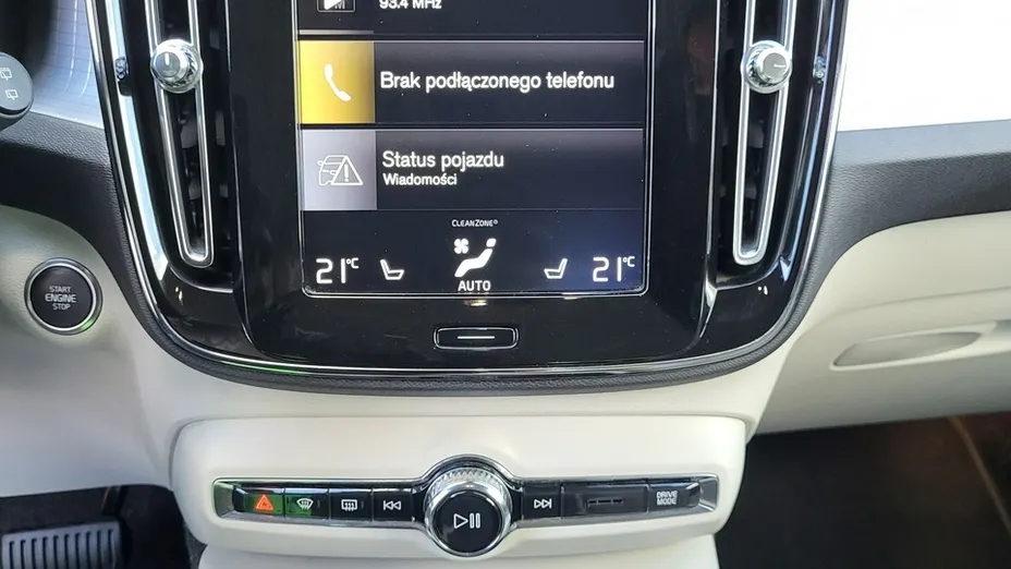 VOLVO XC40 -