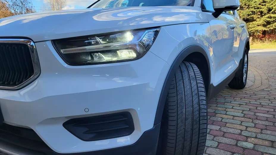 VOLVO XC40 -